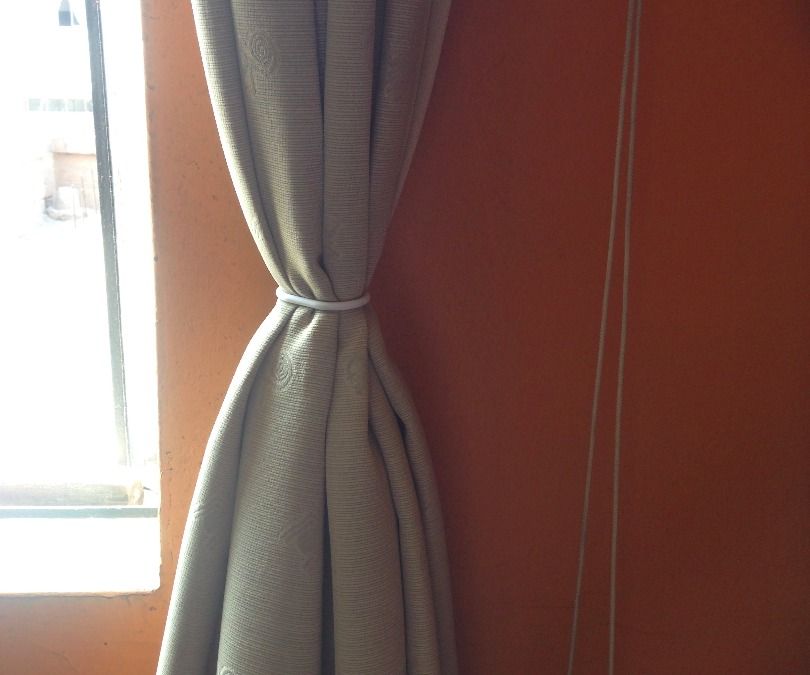Curtain hangers as curtain ties