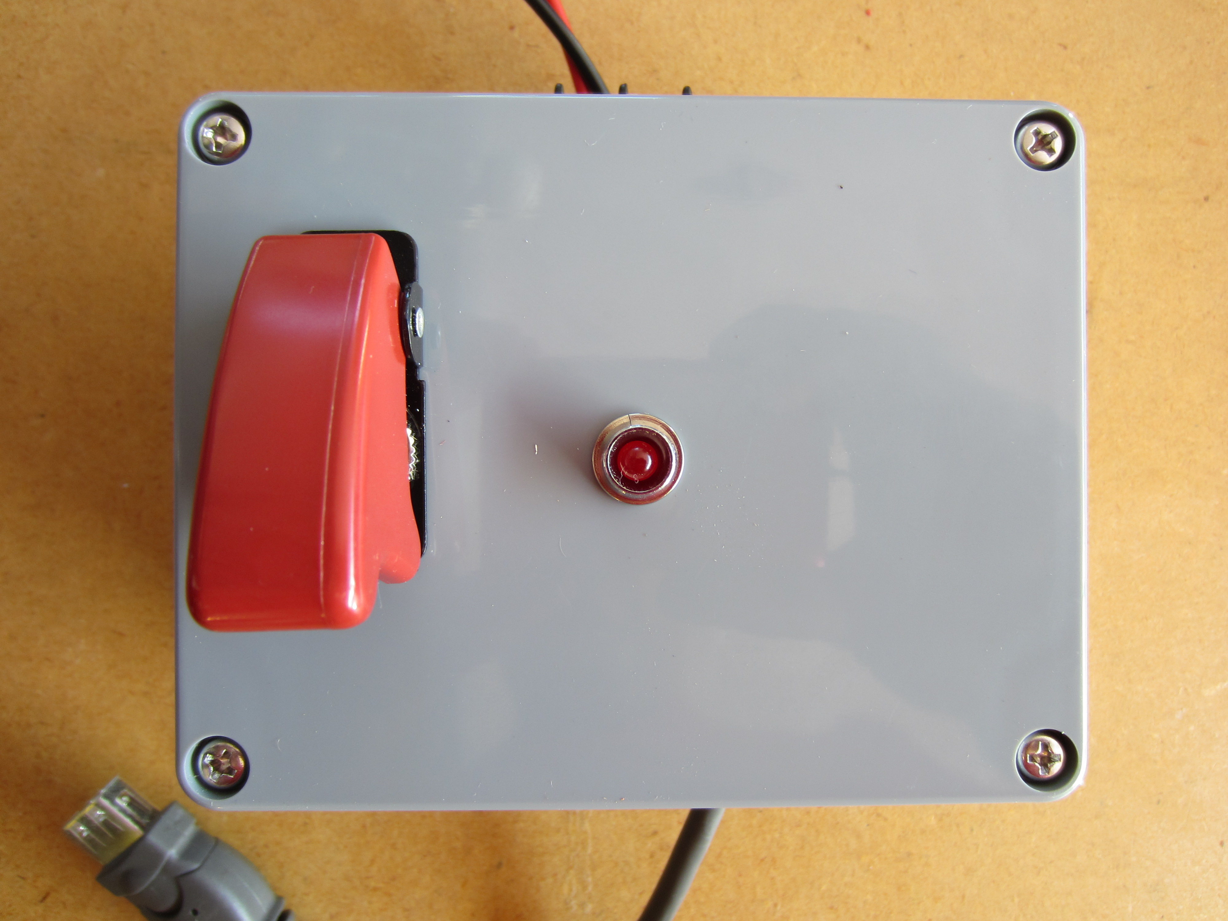 Solar Powered USB Power Supply and Charger