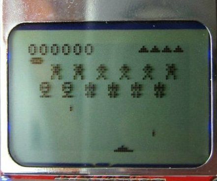 Handheld Pong & Invaders on the cheap (Arduino compatible)