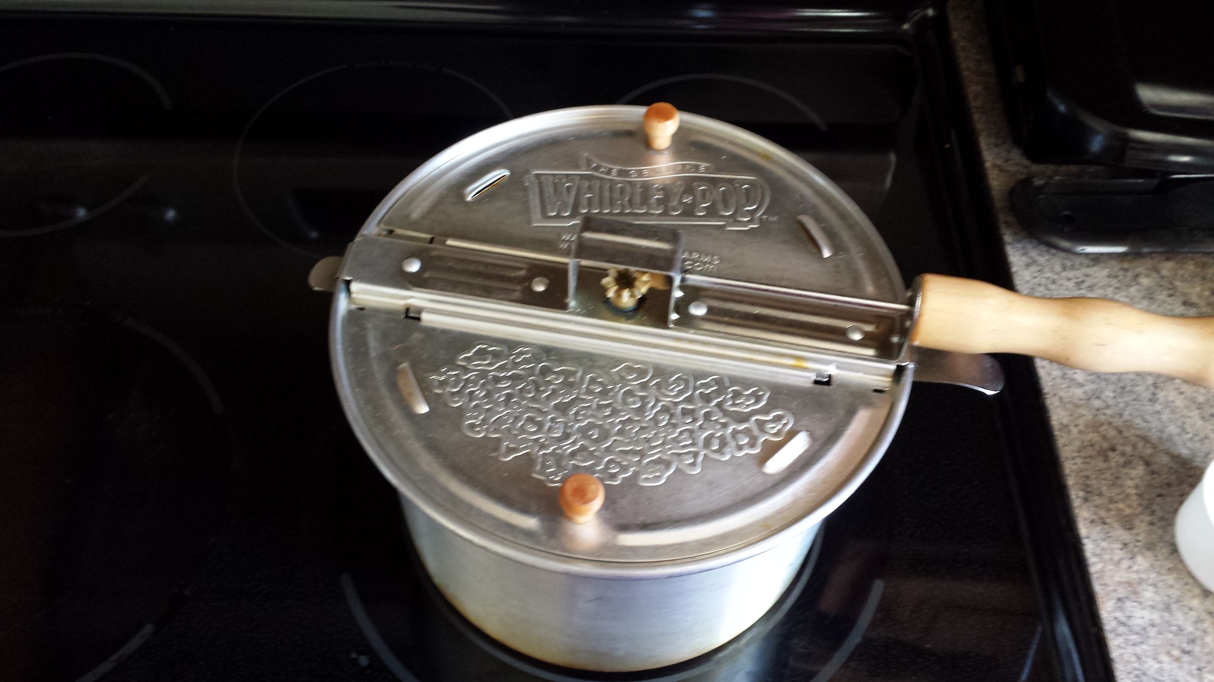 How to Make Kettle Corn With a Whirley Pop Machine on an Electric Stove Top 12 Steps (with