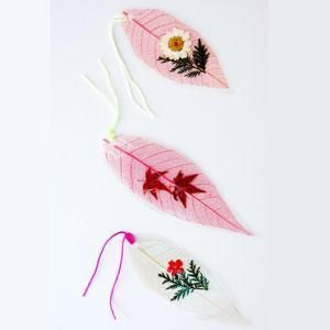 Super easy way to make a super cool leaf bookmark
