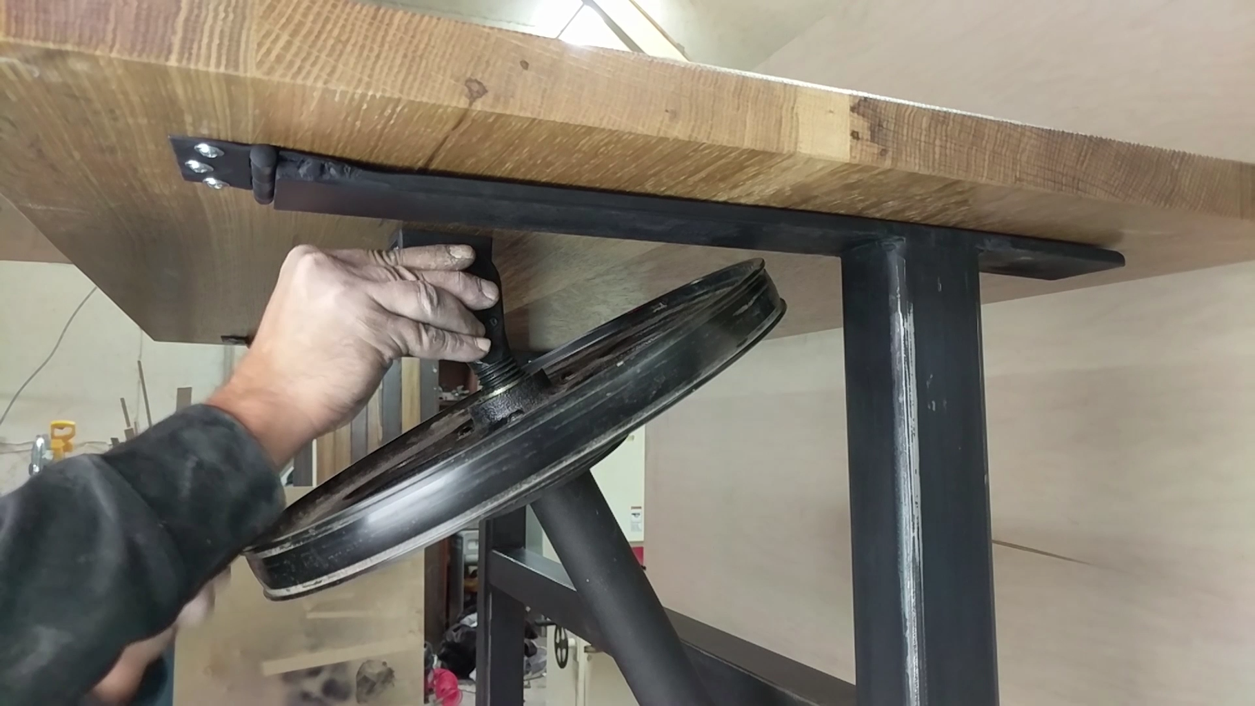 Hand Crank Table 3 Steps Instructables