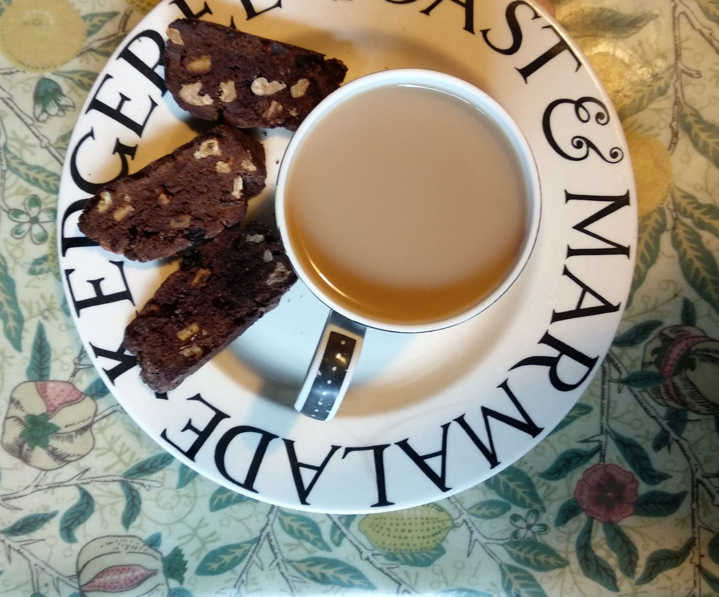 Biscotti With Chocolate, Cherry, and Orange