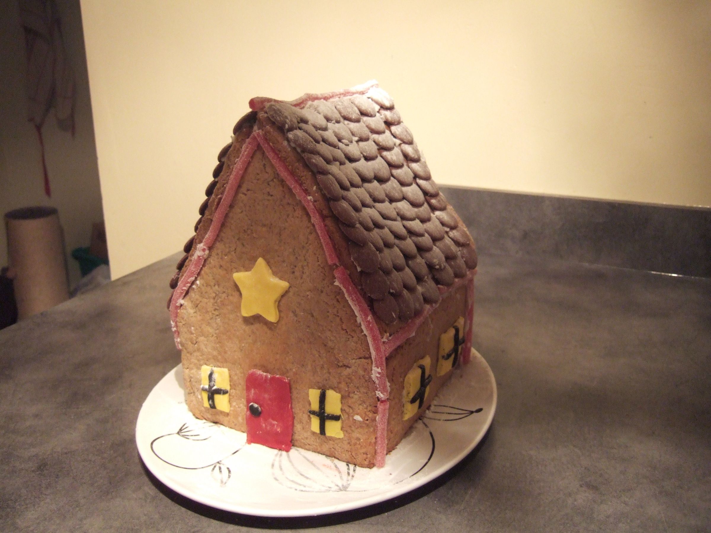 How to Decorate a Gingerbread House