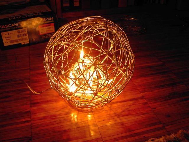 Spheric Wire Lamp