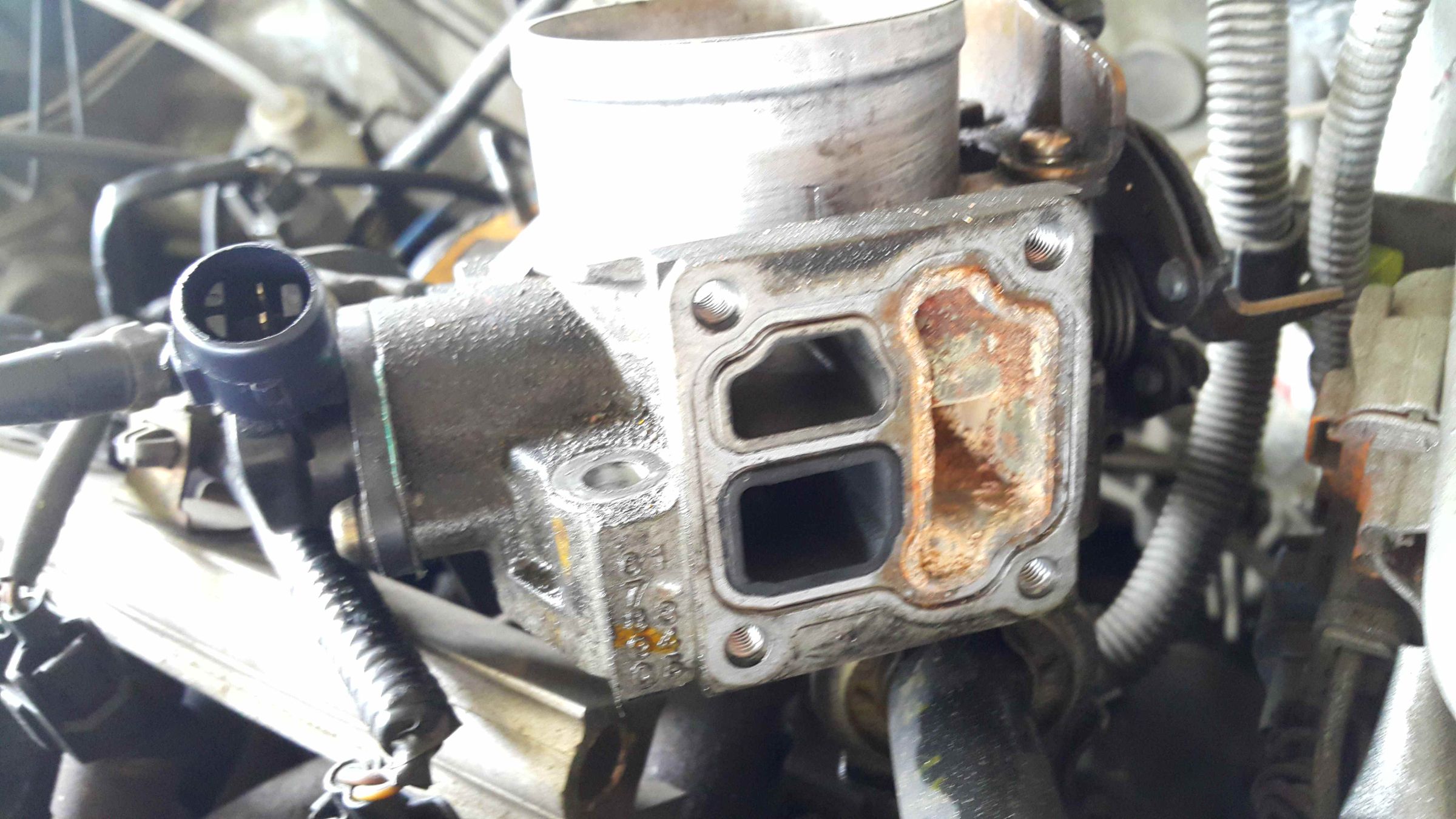 Replacing an Idle Air Control Valve (Honda Civic 1999 D16Y7). 5 Steps