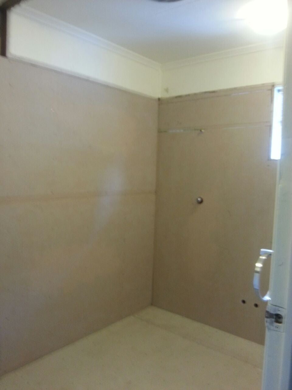 WALL AND ROOF FIXING