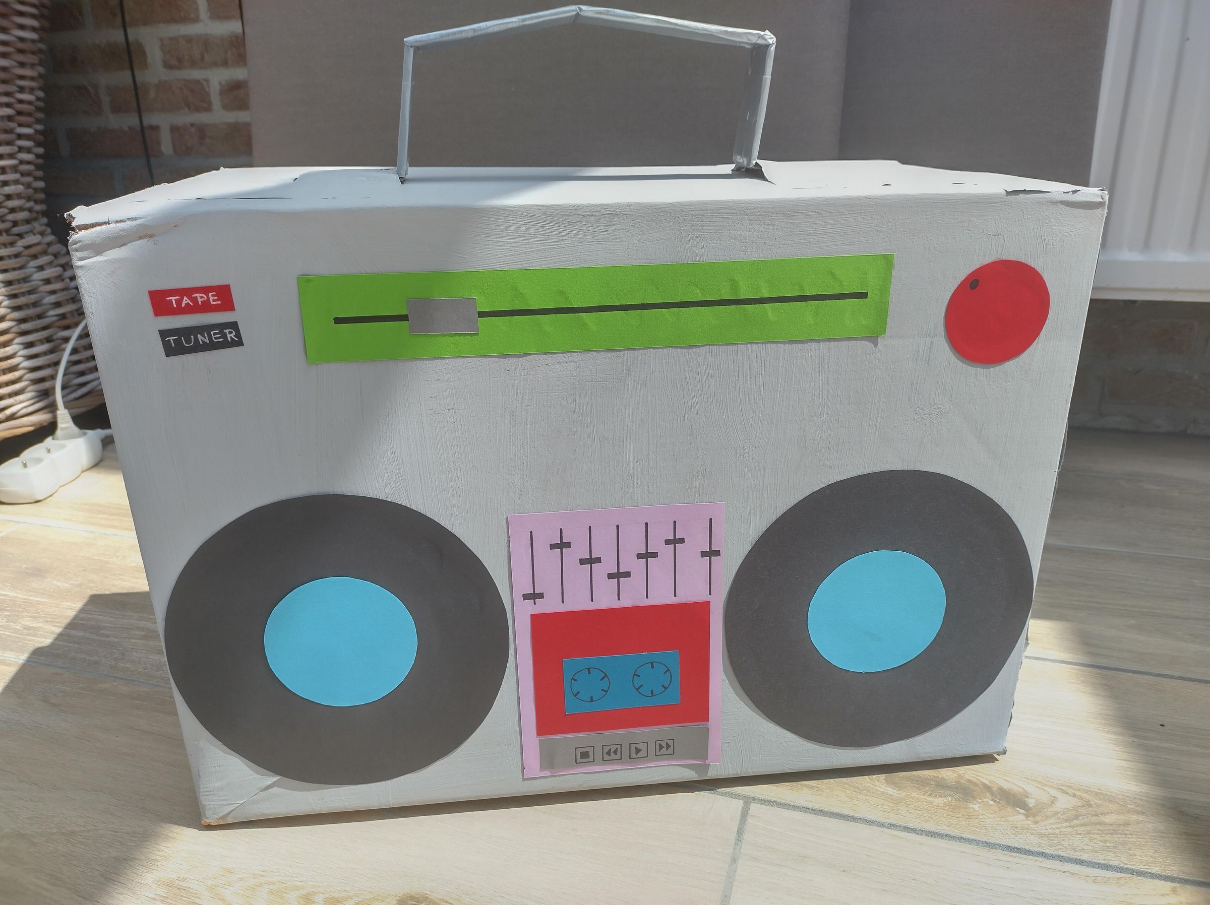 Cardboard Hip-Hop Boombox : 5 Steps (with Pictures) - Instructables
