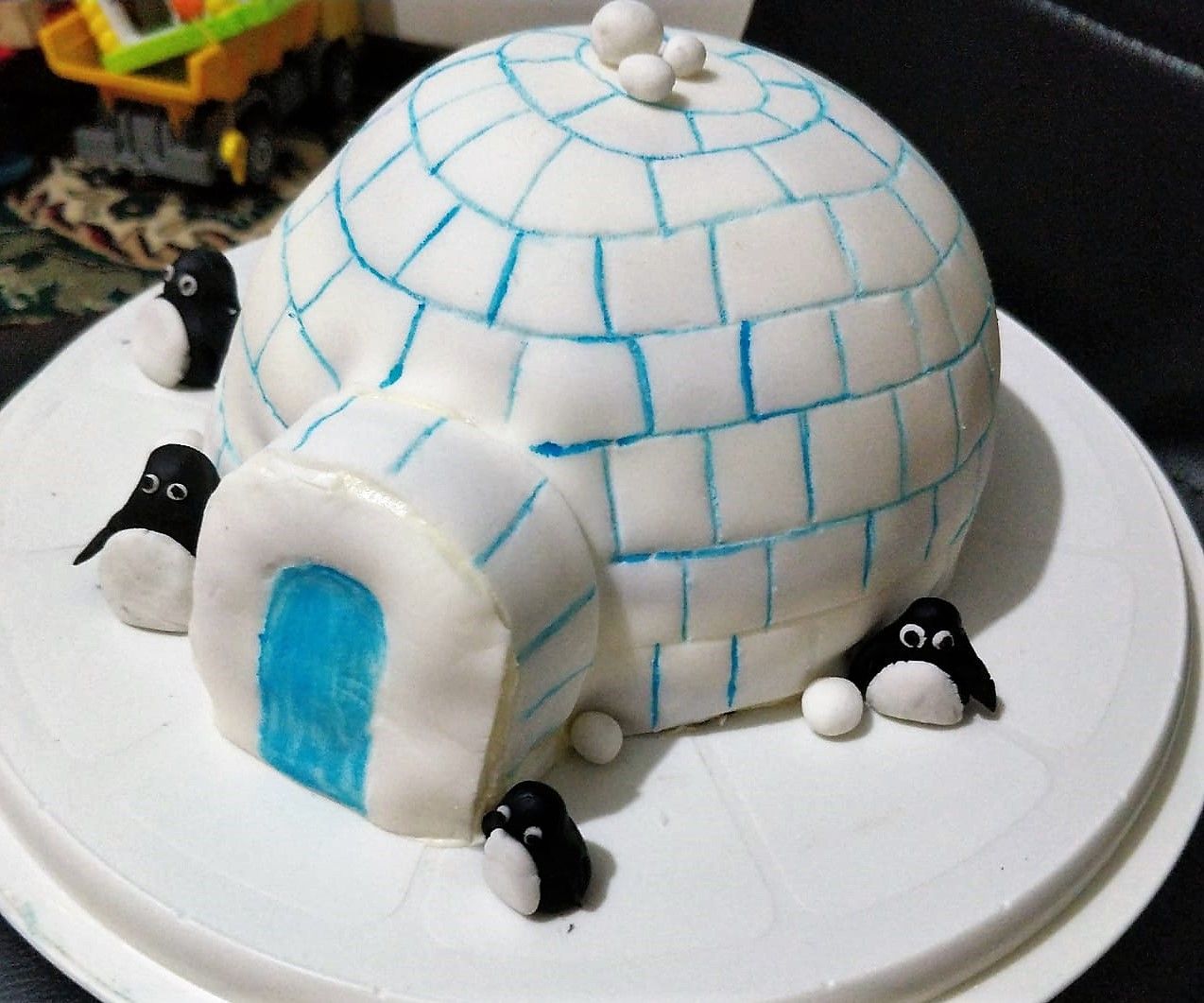 Hotel Artic Igloo Eggless Chocolate Cake