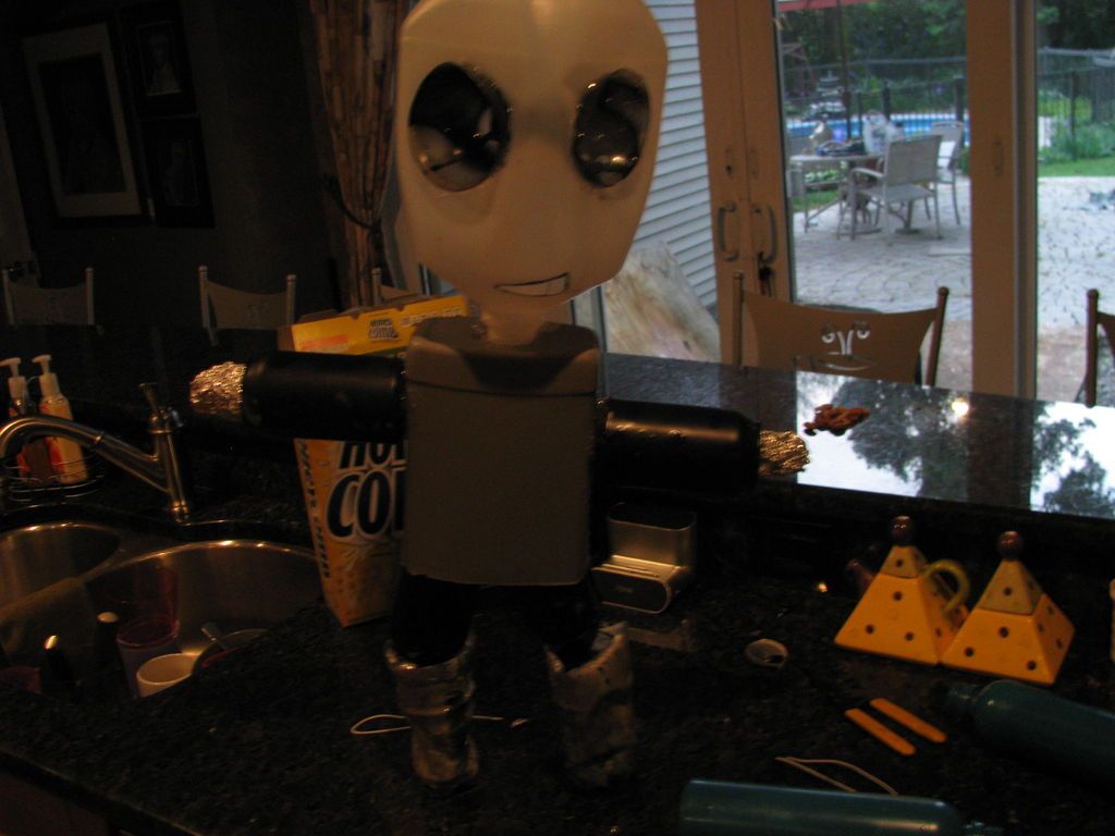 Recyclable Robo-Dancer