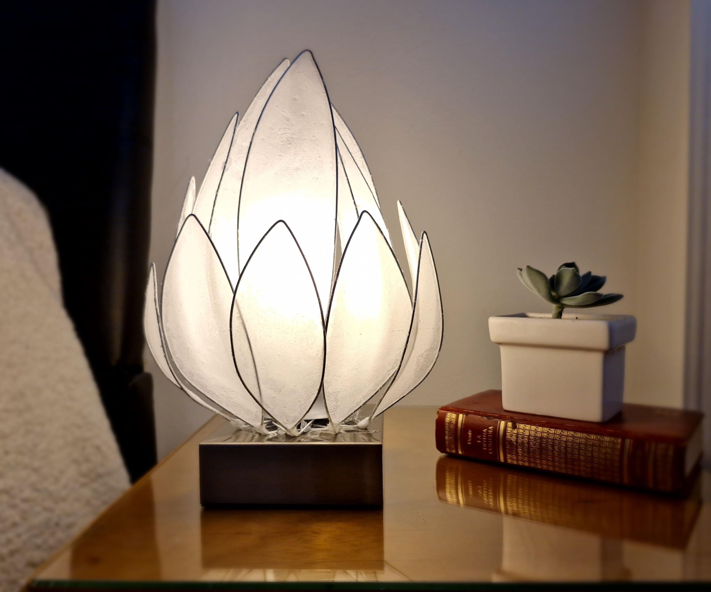 Transforming Toilet Paper Into a Beautiful Lotus Flower Lamp