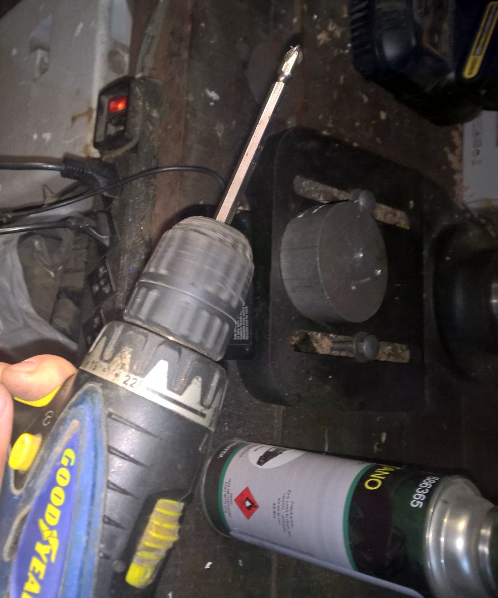 Save Old Cordless Drill With a Old Laptop Power Supply