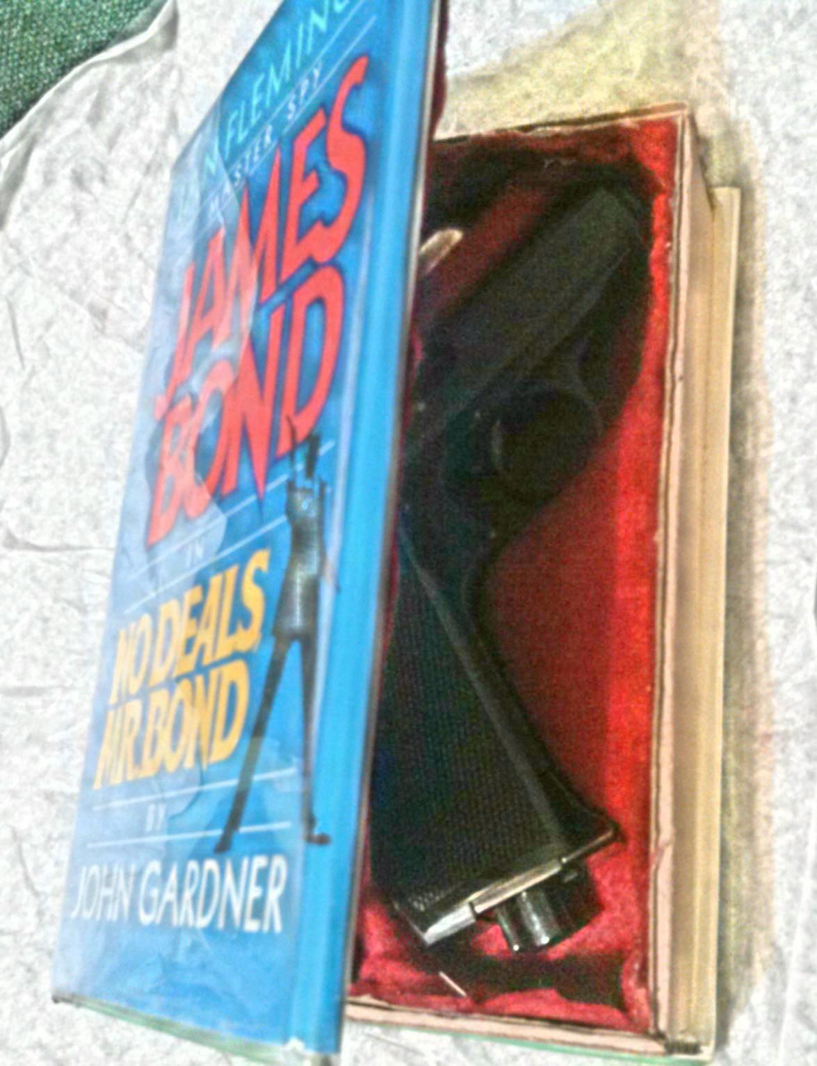 Making a fitted, fabric lined book safe from a hardback book dust cover