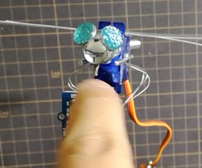 Head Swinging Dragonfly