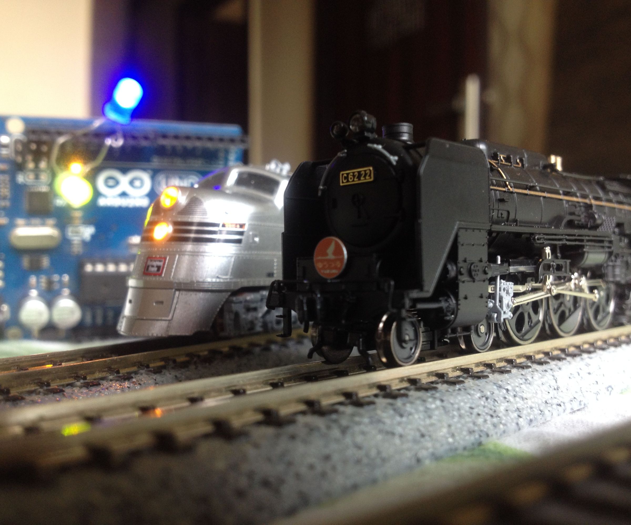 Simple Automated Point to Point Model Railroad Running Two Trains