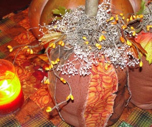 Free Autumn Sewing Project - How to Make  a Primitive Fabric Raggedy Pumpkin