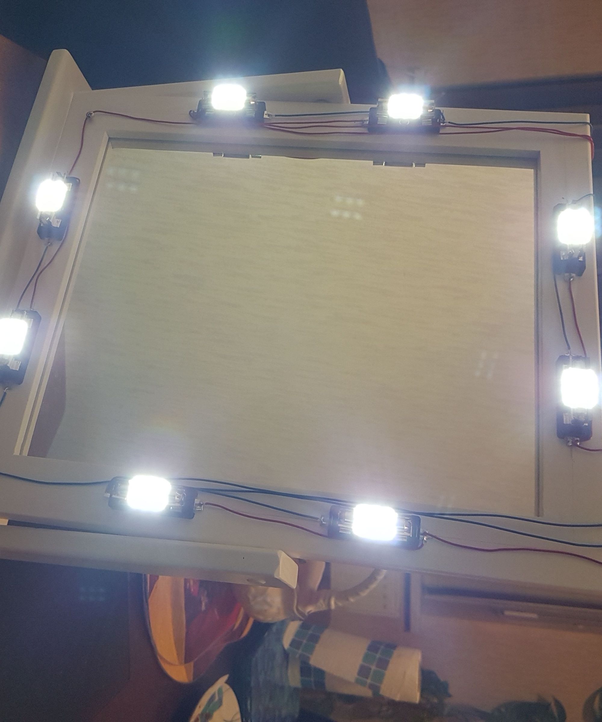 LED Battery Powered Makeup / Dressing Table Mirror