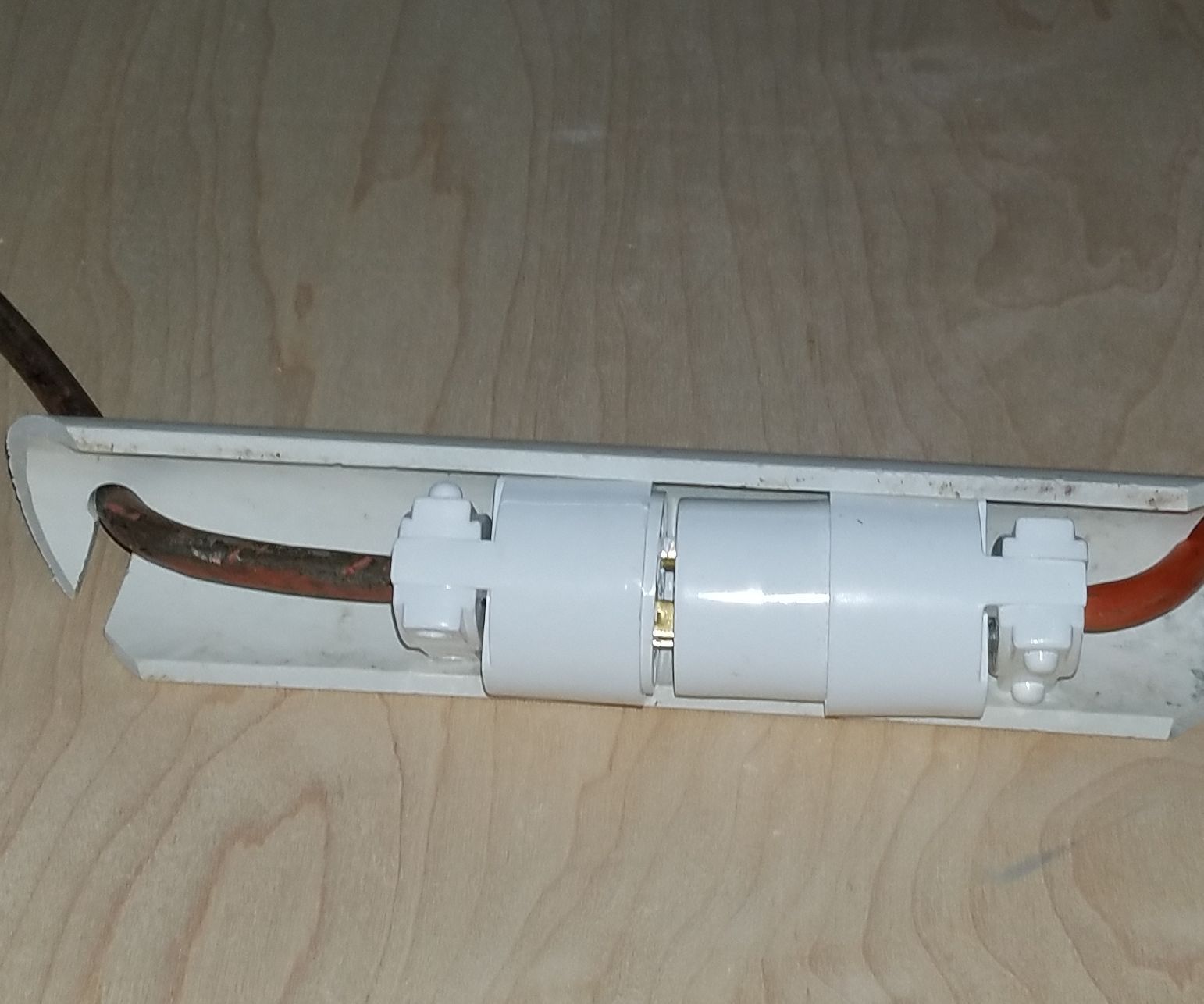 Make a Quick Extension Cord Lock