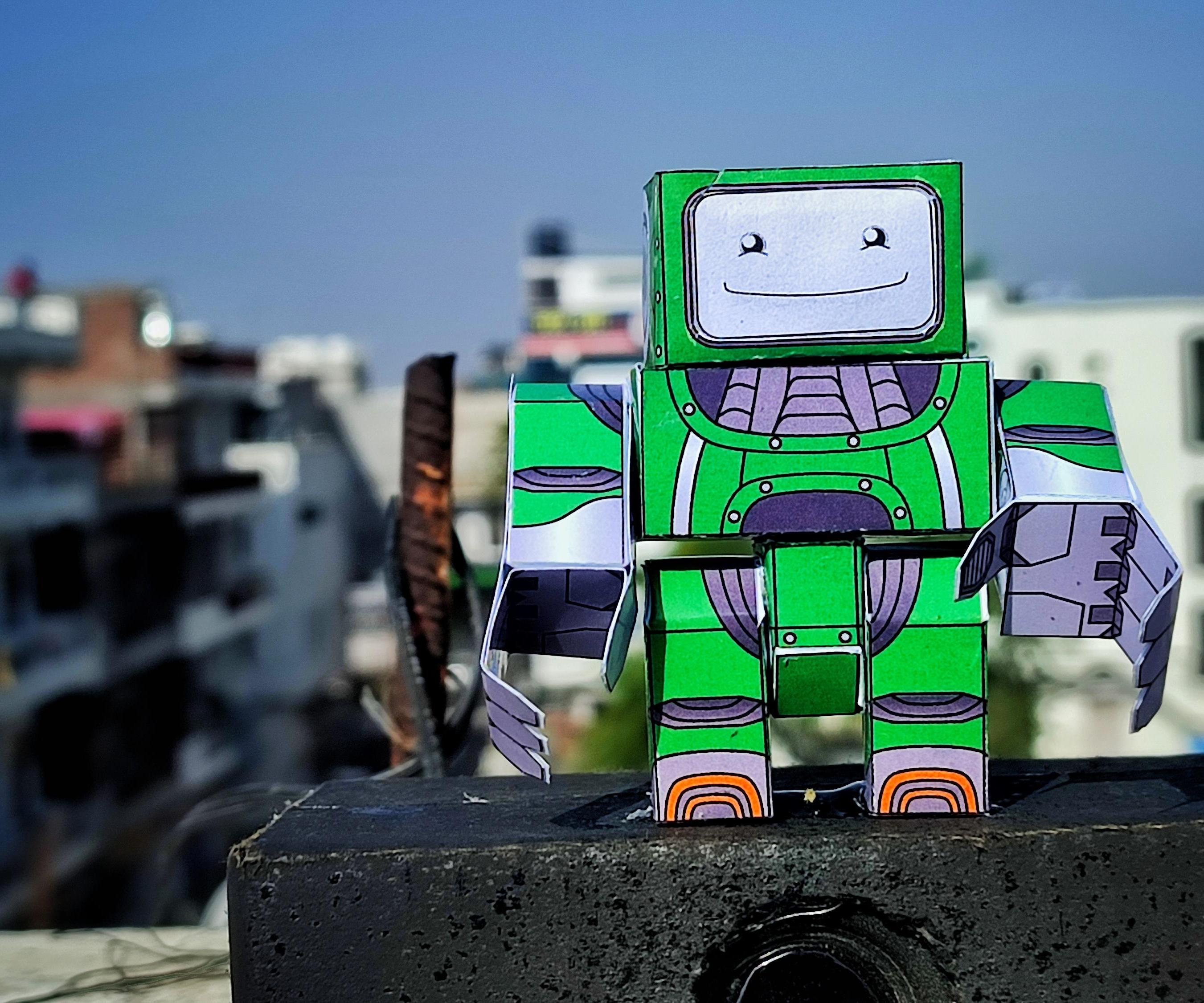 Batuni - the Talkative Messenger Robot