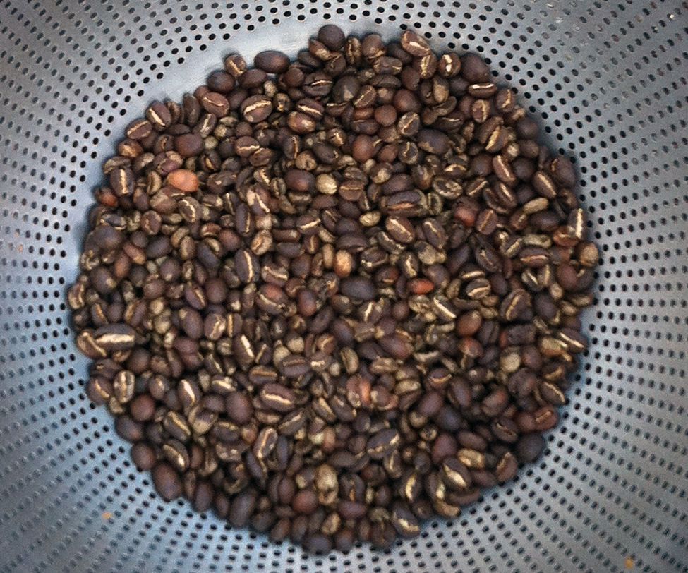 Roast Your Own Coffee [Whirley Pop Method]