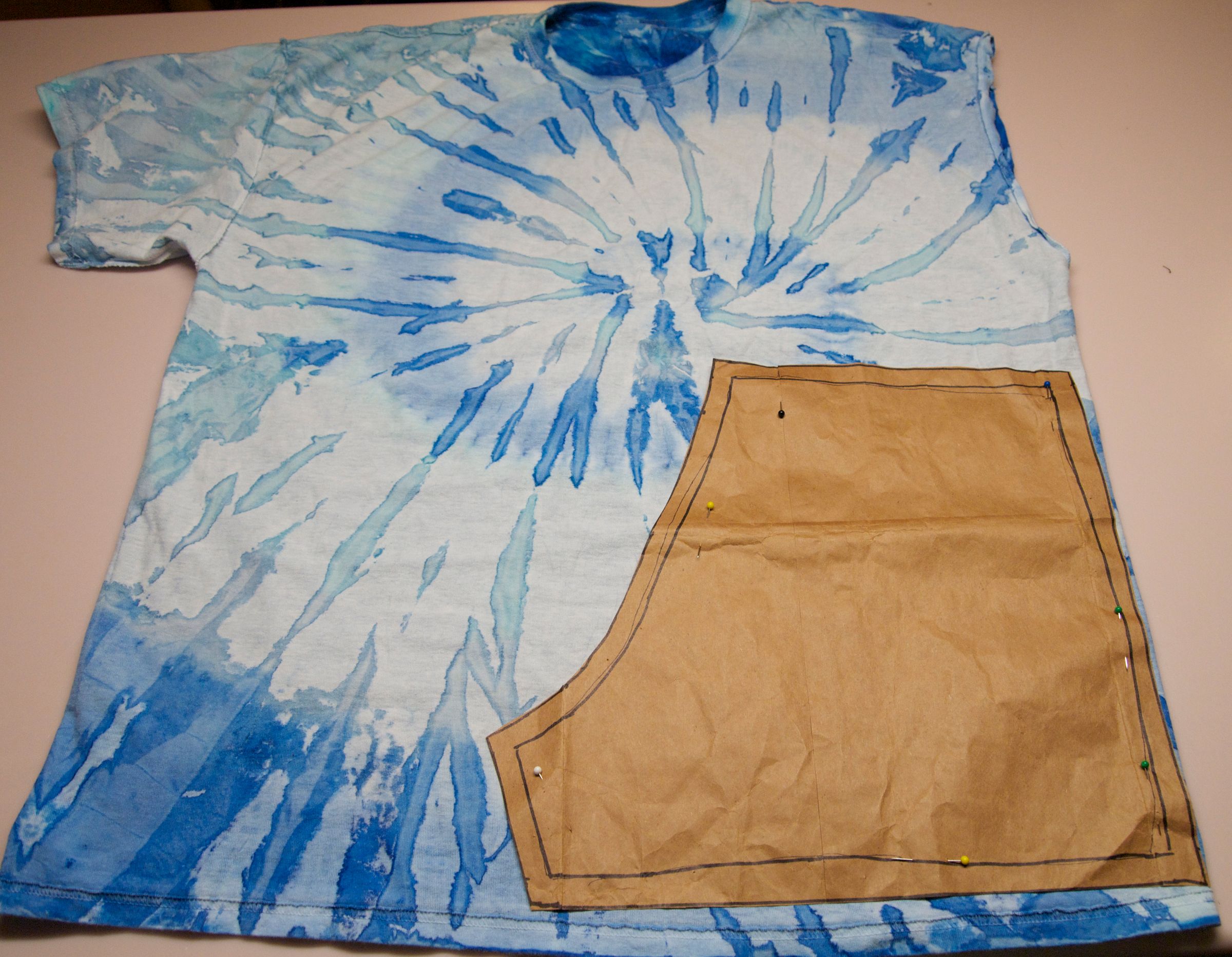 Make a Pair of Comfy Shorts Out of an Old Tshirt 5 Steps (with