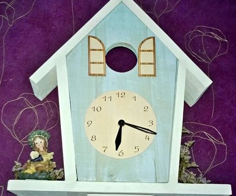 The Birdhouse Clock