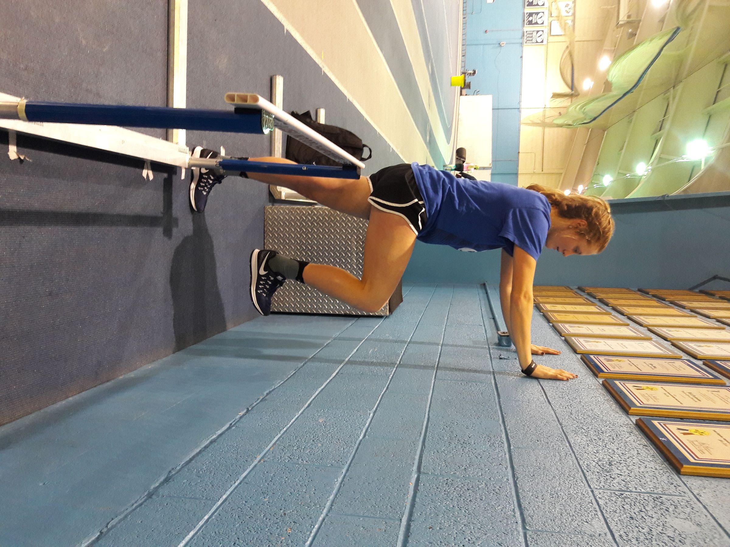 Track and Field Basic Hurdling Technique 9 Steps (with Pictures