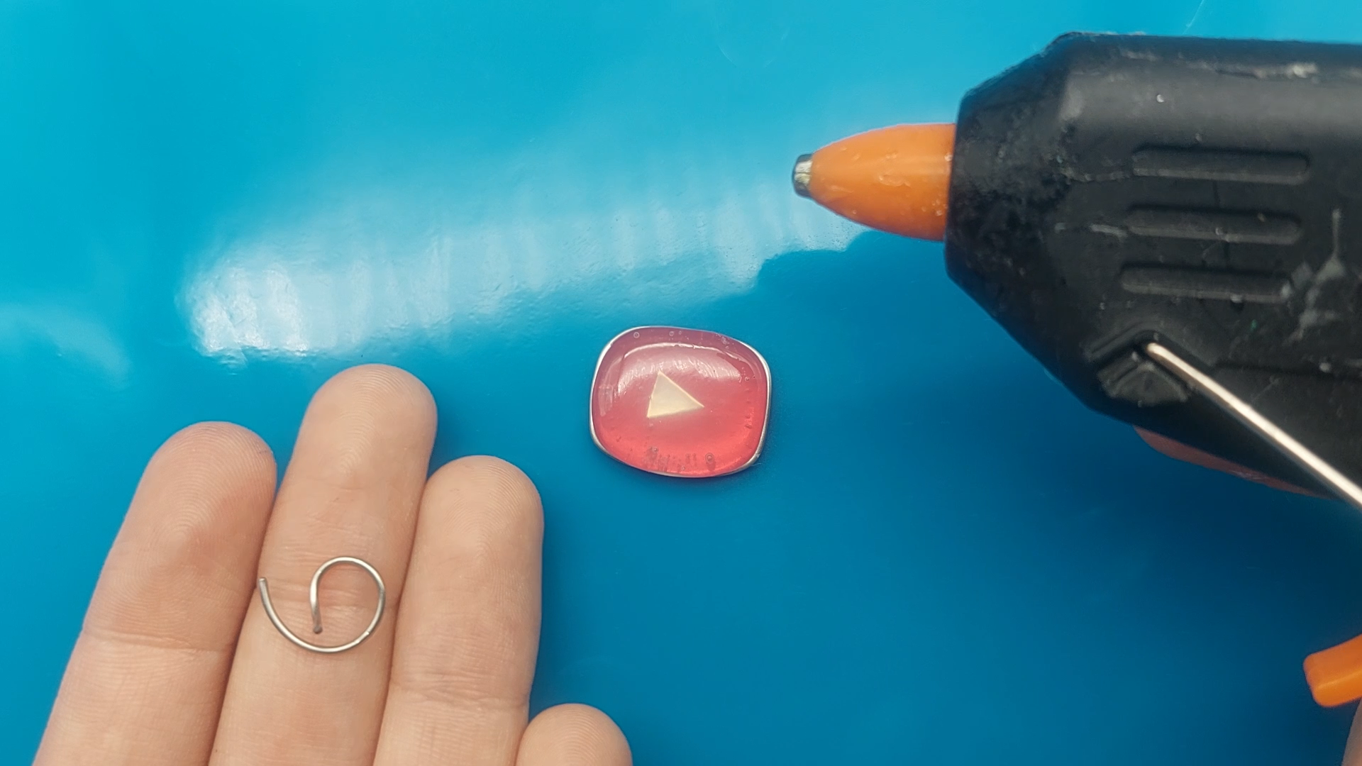 Wire Rimmed Hot Glue Gems / Charms 10 Steps (with Pictures