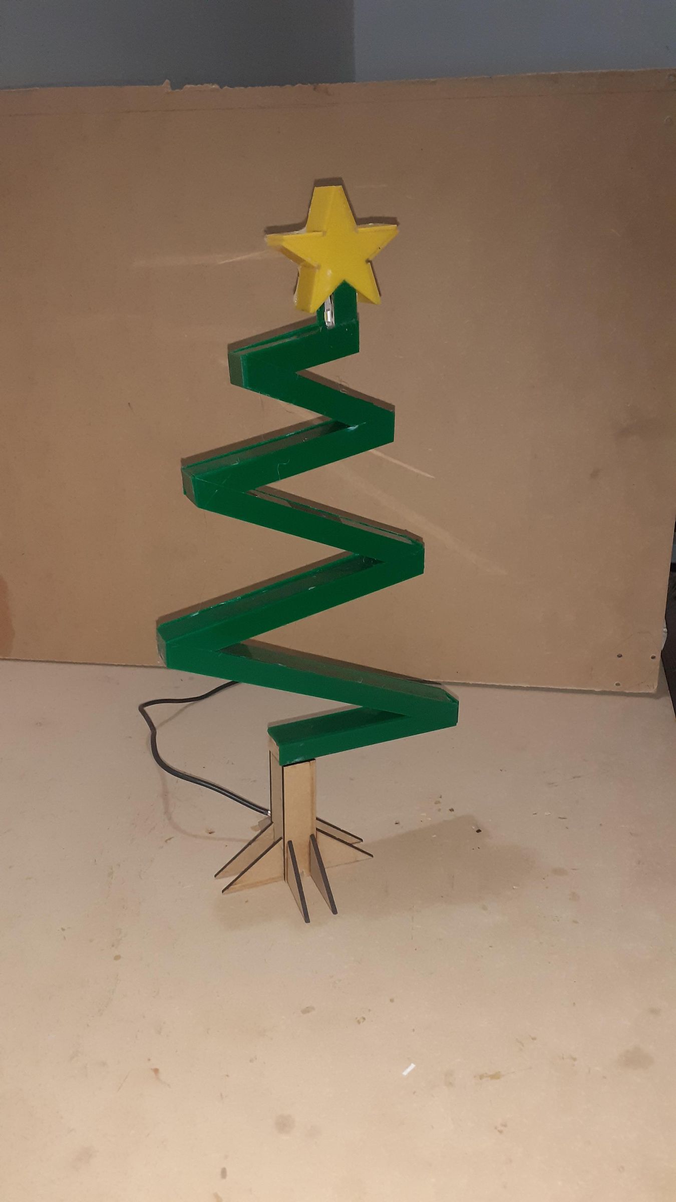 Christmas Tree Table Lamp 4 Steps Instructables