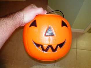 Halloween Solar Powered Jack-o-lantern
