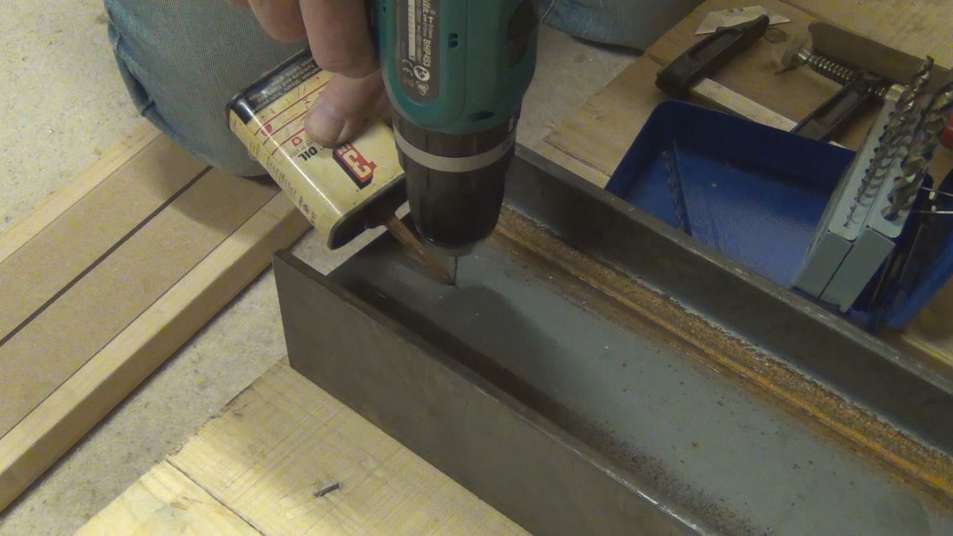 Build My Evolution Table Out of Scrap! 14 Steps (with Pictures