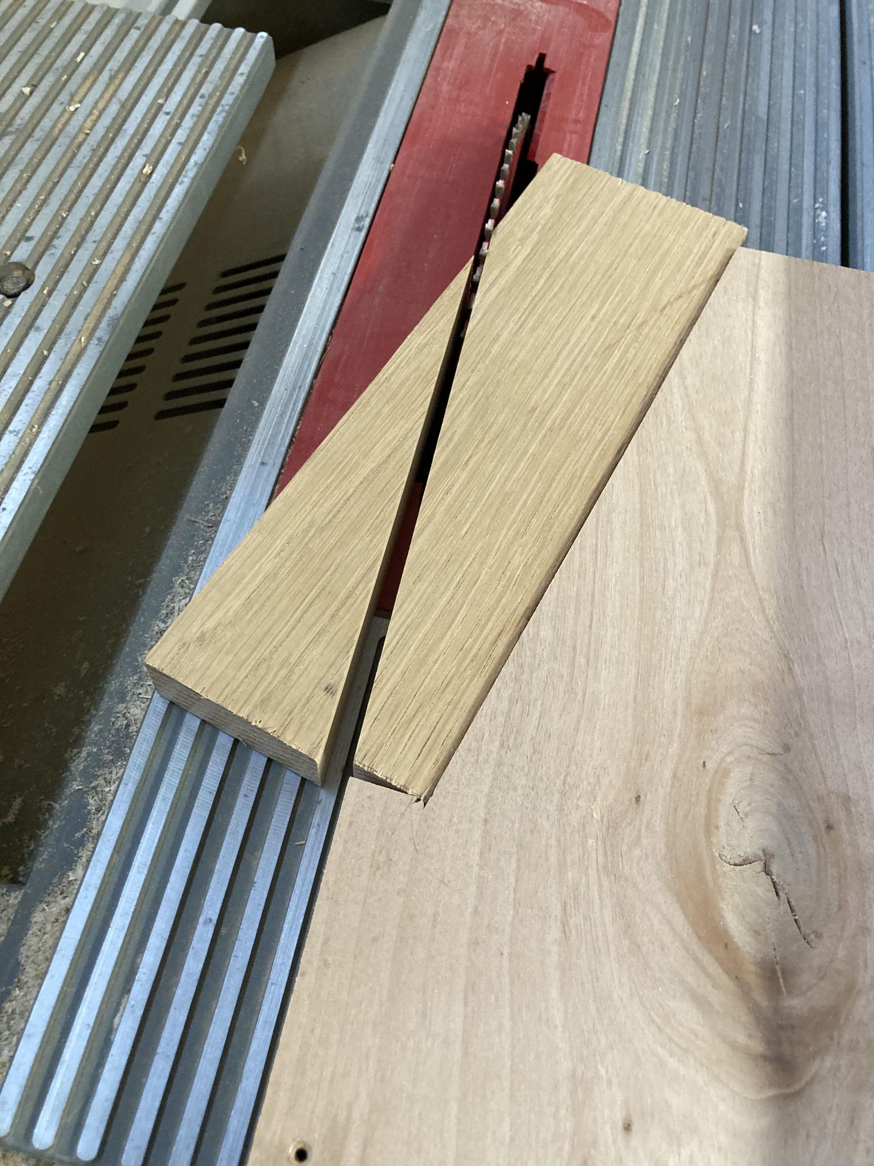 Fixing an Alltooeagertodrop Drop Leaf Table 6 Steps Instructables