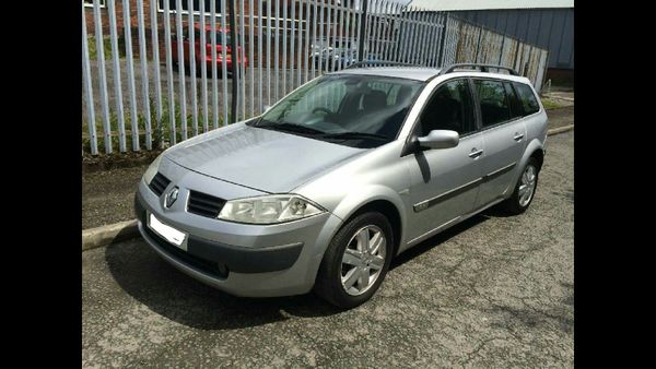 Renault Megane 05 Spark Plug and Coil Replacement!