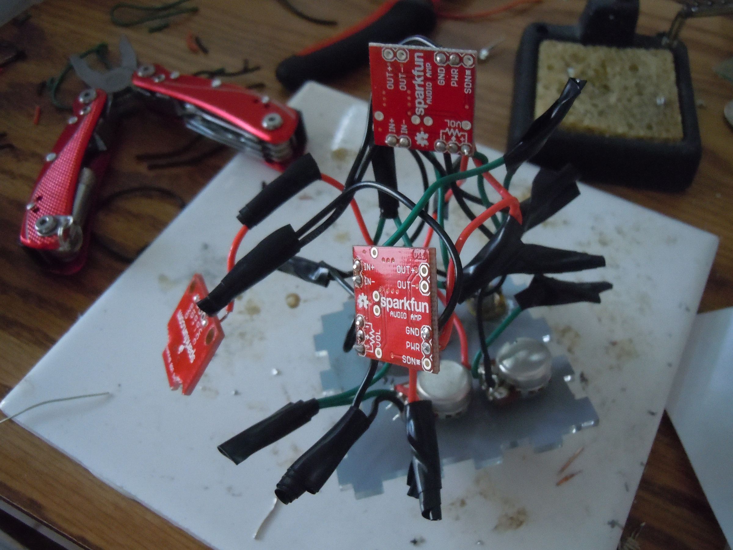 Make a Speaker and Amplifier Without Complicated Electonics : 10 Steps