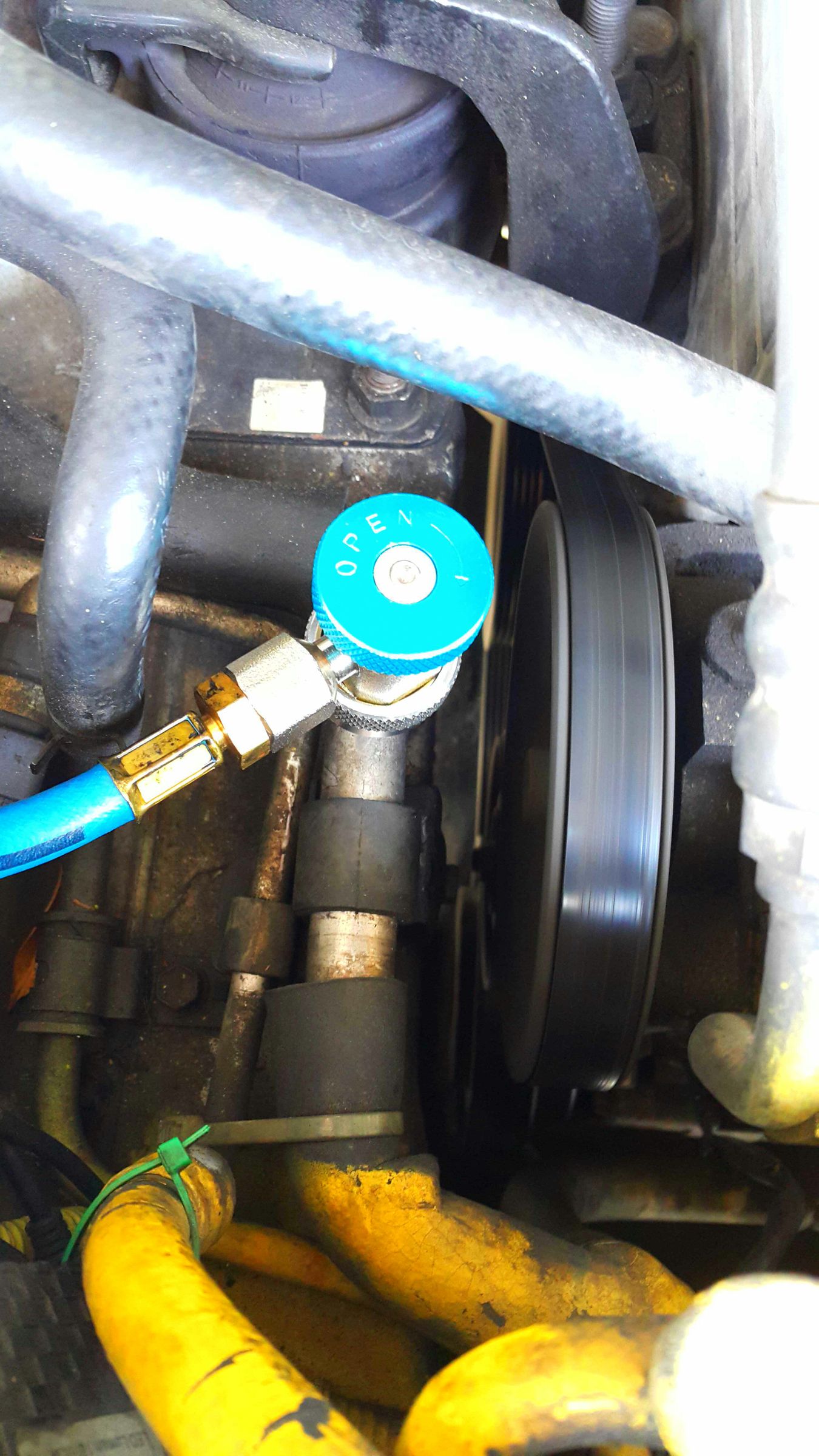 Injecting Pag Oil Into a Car's Air Conditioning System. : 4 Steps ...