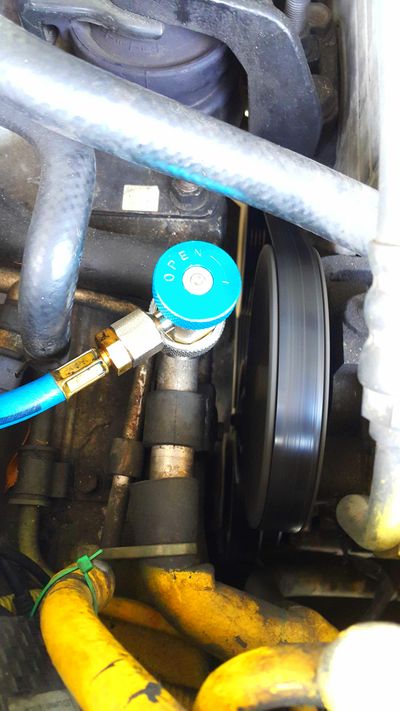 Ac Car Injection Injecting Pag Oil Into a Car's Air Conditioning System. : 4 Steps ...