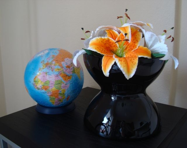 How to Transform an IKEA Vase Into a Charging Station for Your Gadgets.