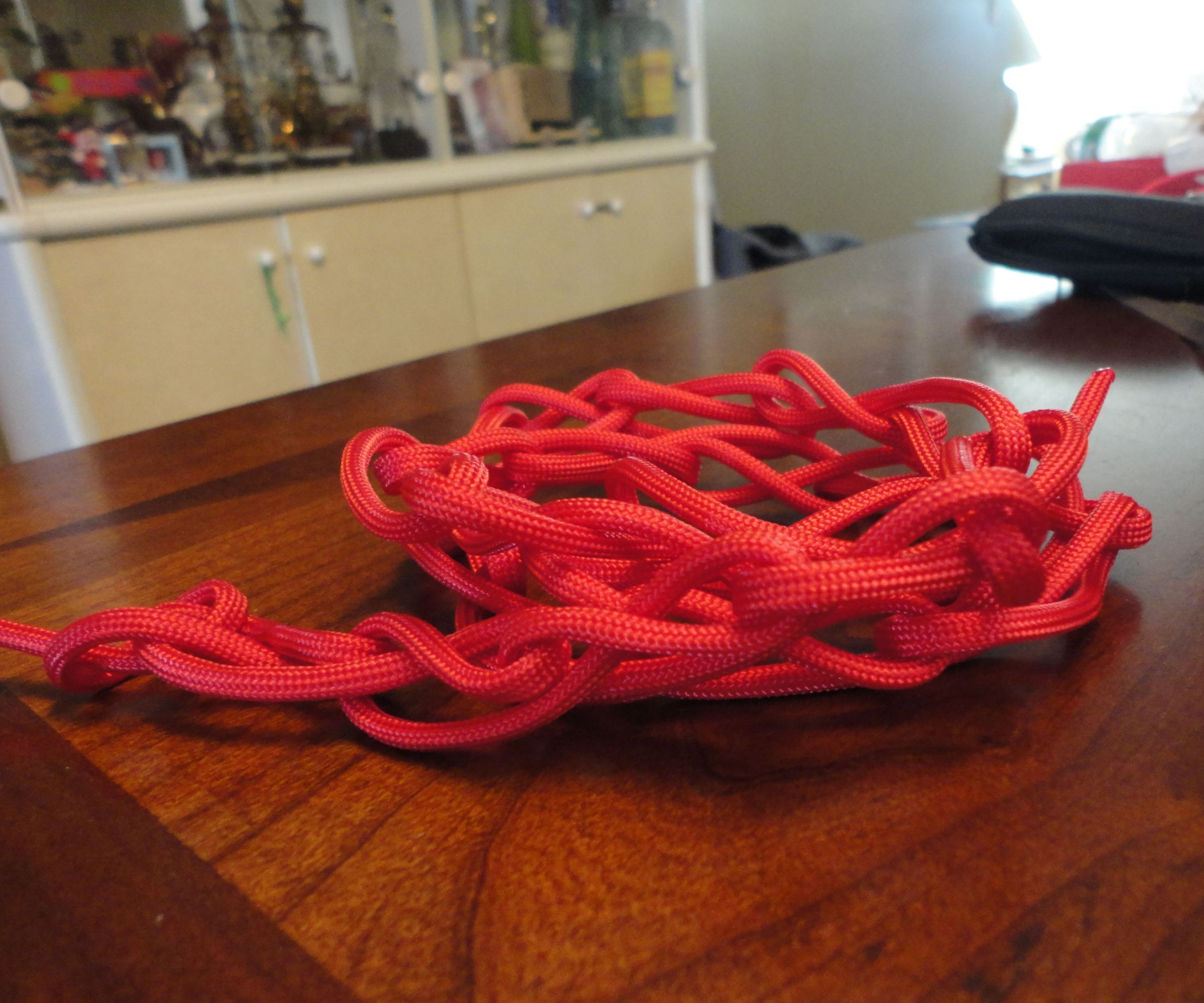 How to quickly and easily store paracord