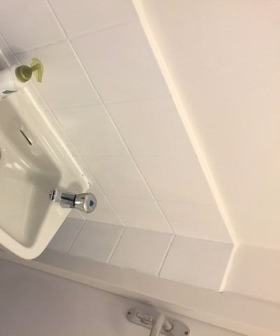 How to Paint Old Wall Tiles White