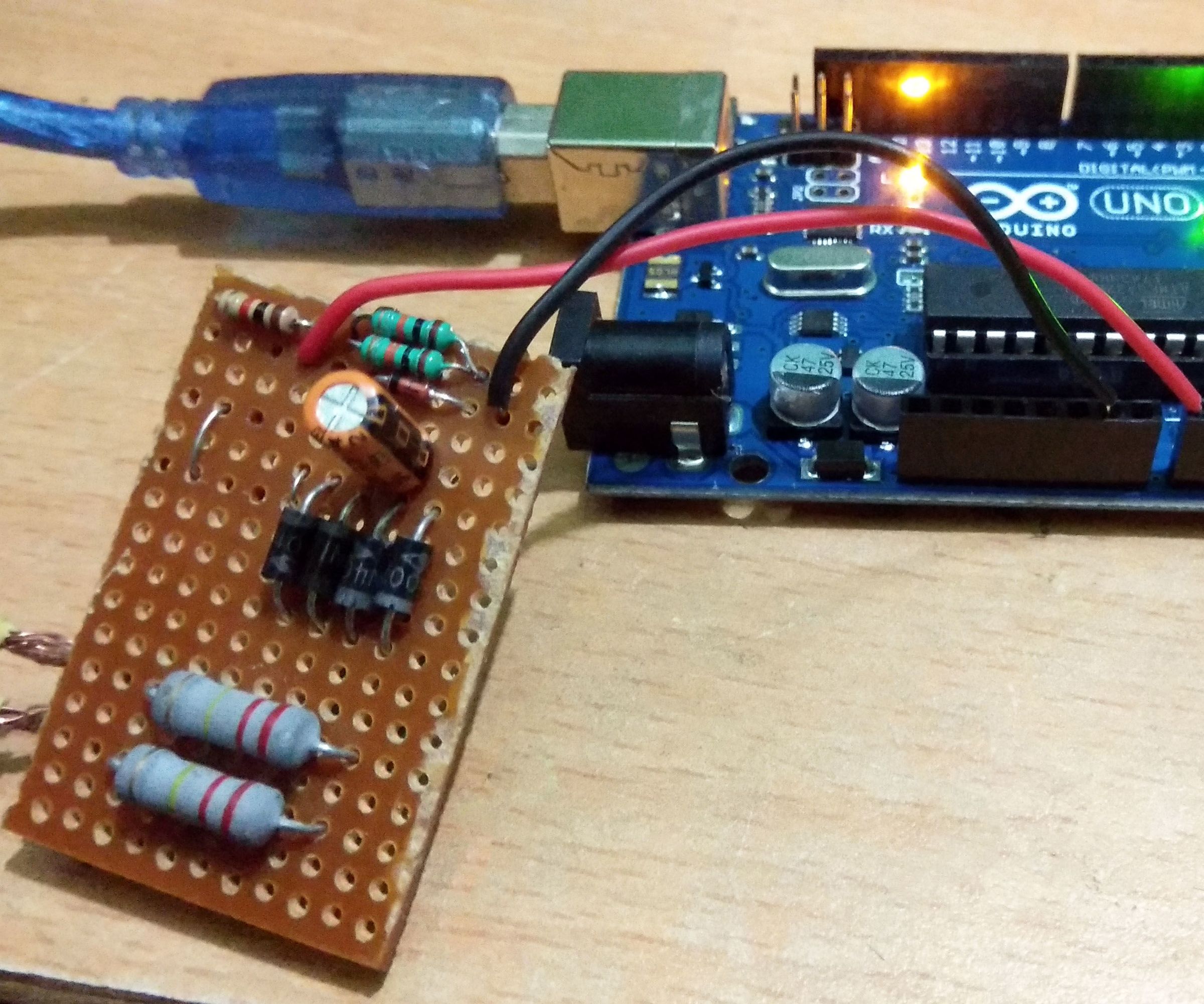  Arduino Mesure Accurate A.C Voltage Without Using Transformer.