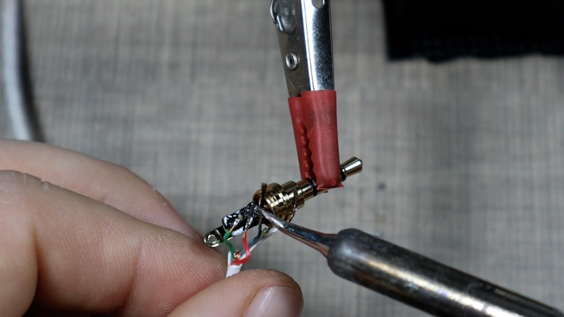 Replace Broken Headphones Connector 5 Steps (with Pictures