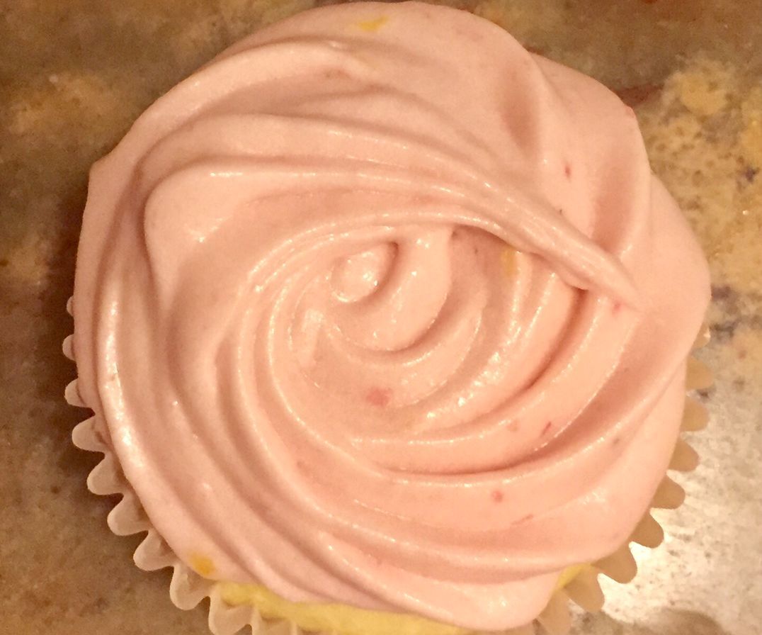Lemon Cupcakes With Raspberry Lemon Cream Cheese Frosting