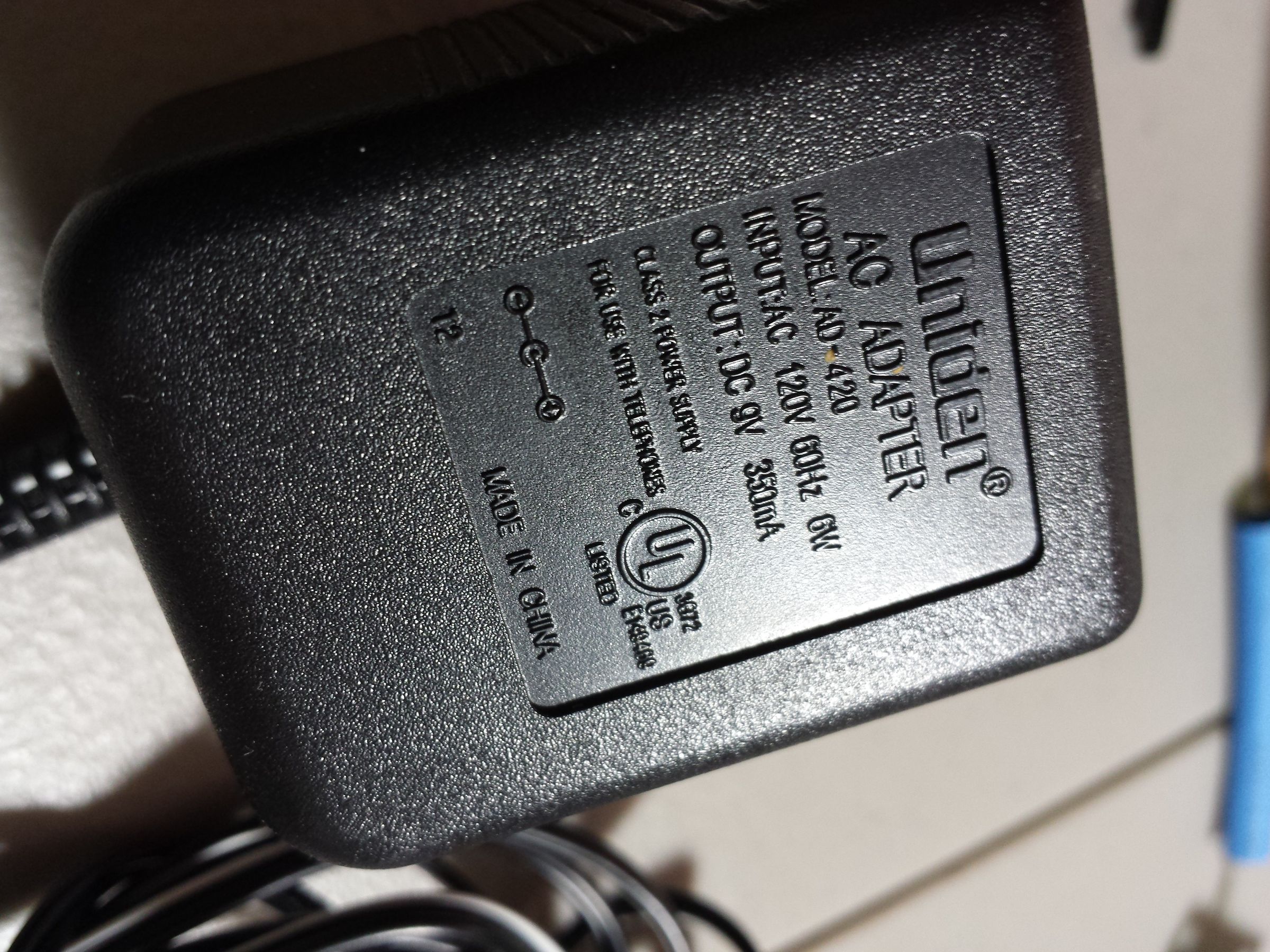 Building a Super Simple Regulated Bench Power Supply From an Old