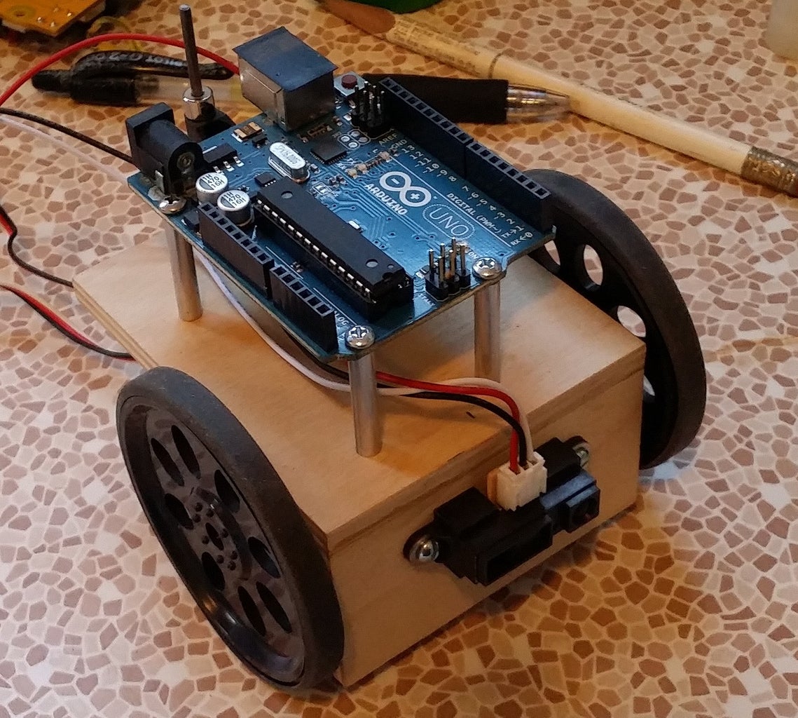 Attach Arduino UNO & Wheels