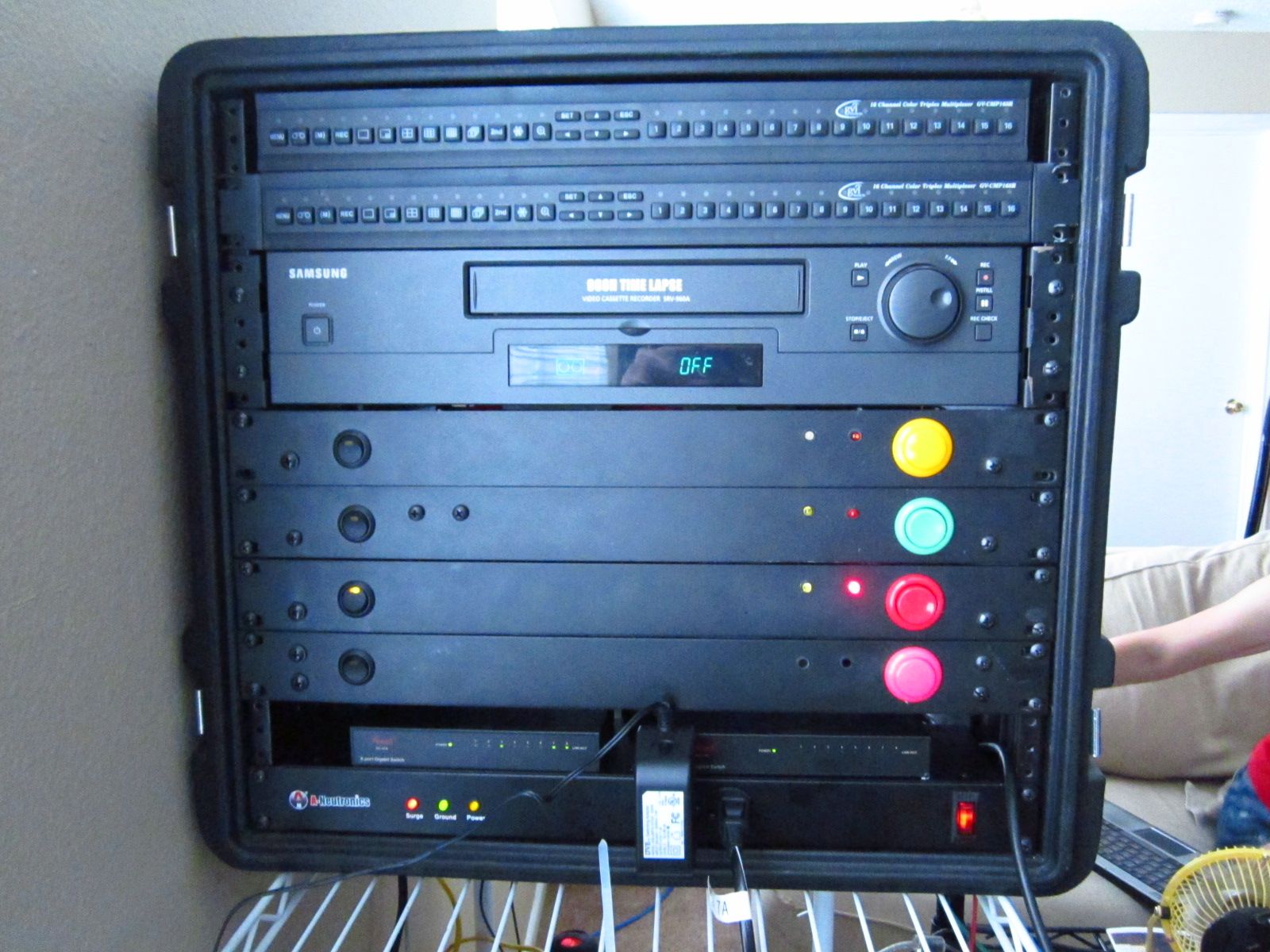 SuperMatt's SuperBlackBox : 4 Computers, Gig-E Network Only 60+ Watts