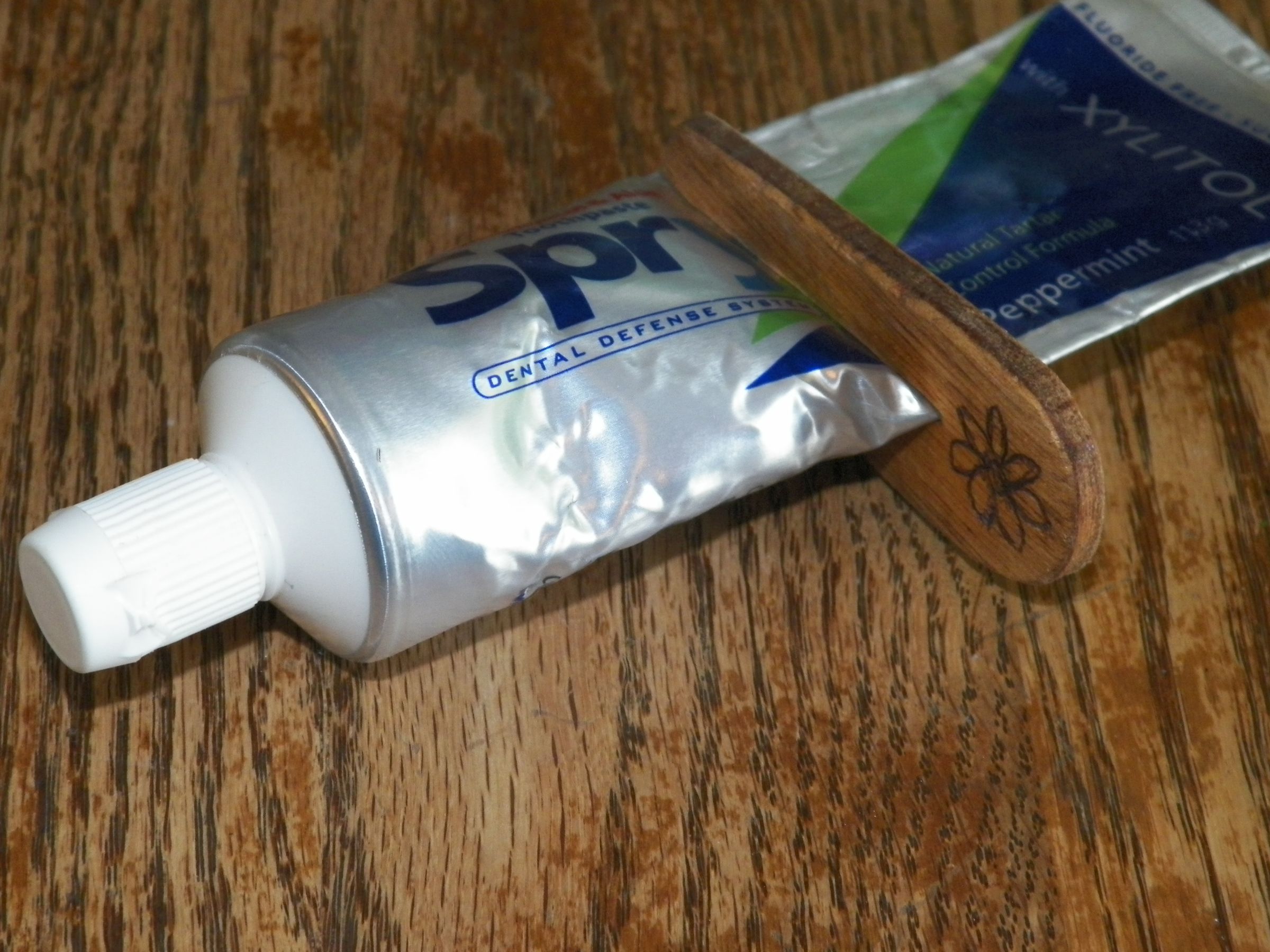 How to Make Your Own Wooden Toothpaste Squeeze-Guard