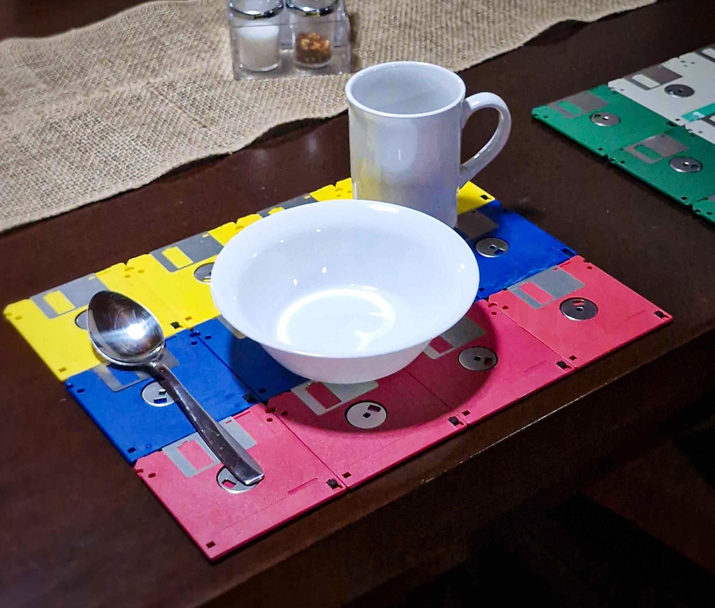 DIY Retro Floppy Disk Placemats: Latin American Flag Edition