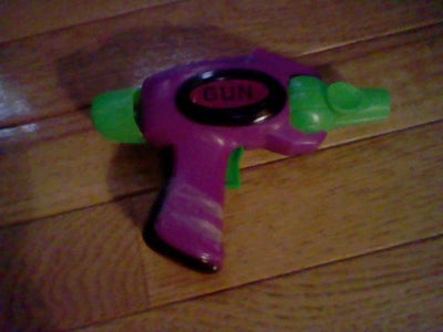Make a Cheap Air Blower Out of a $1 Dart Gun and Pen