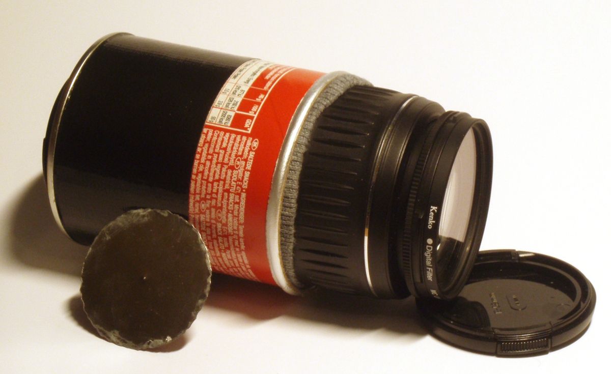 Cheap Macro and Pinhole Lenses for DSLR:s