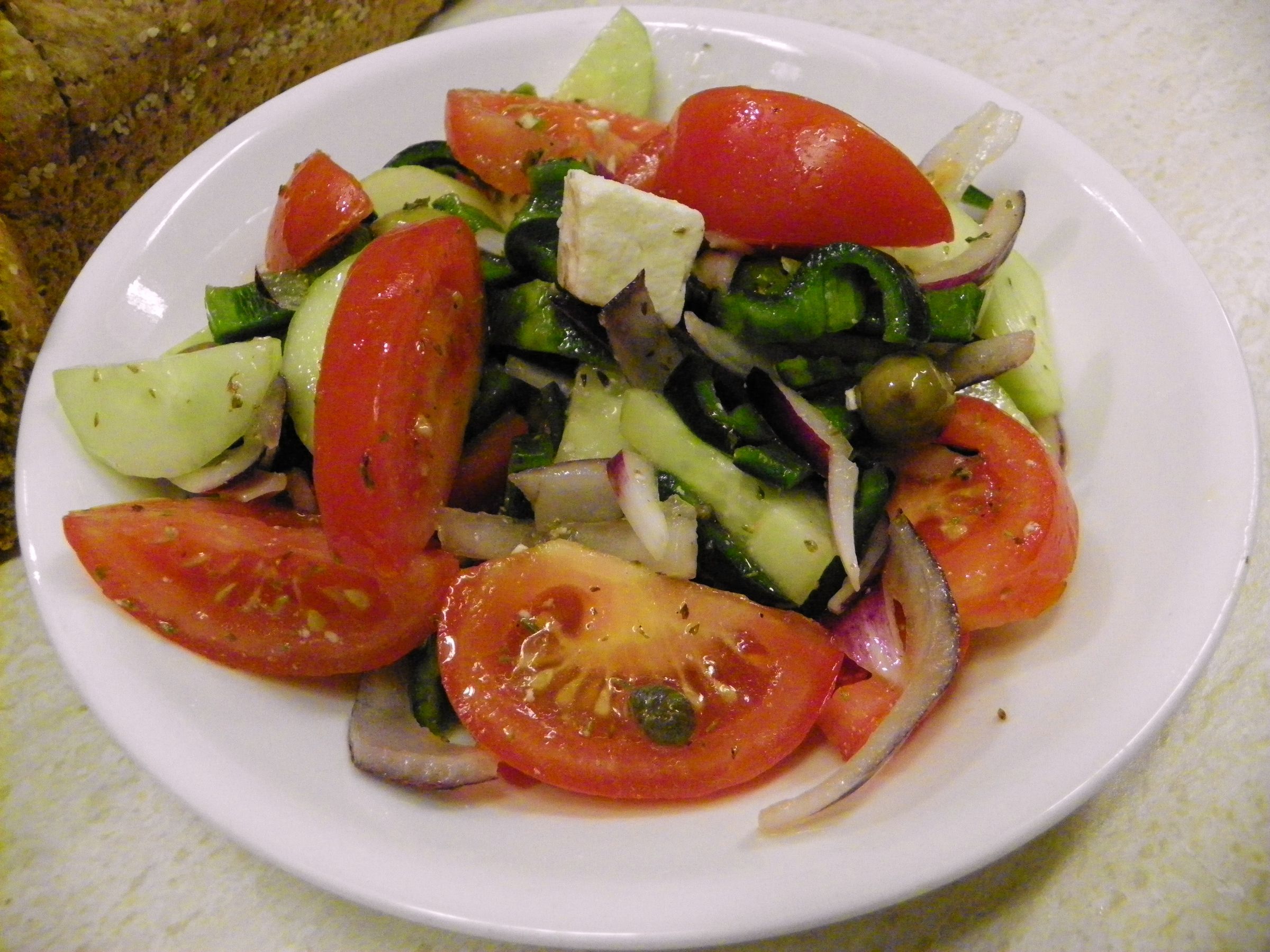TRADITIONAL GREEK SALAD